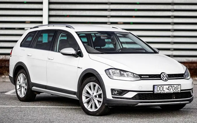 samochody osobowe Volkswagen Golf cena 95900 przebieg: 131000, rok produkcji 2020 z Oleśnica